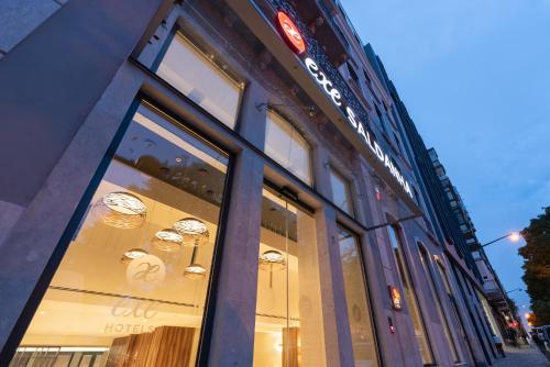 ホテルが所在する建物