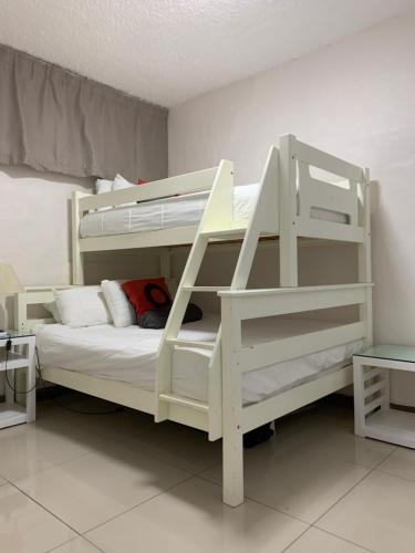 Cama o camas de una habitación en Umhlanga Beach Front 4 Sleeper