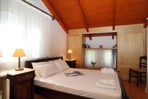 Posteľ alebo postele v izbe v ubytovaní Kydonies Villas