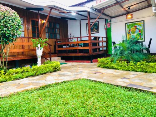 Κήπος έξω από το CHALET TARAPOTO