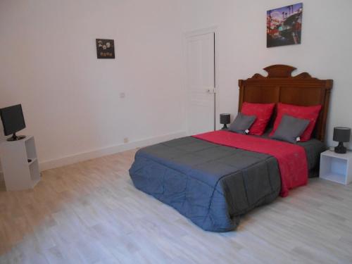 Maison Ancienne Rénovée Du XIXème à Partir de 1 à 10 personnes plus 2 bébés