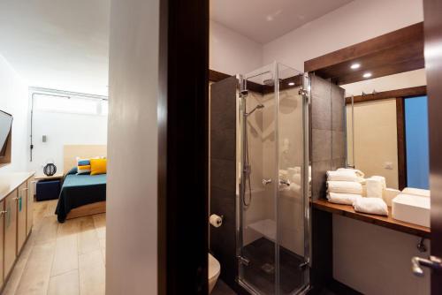 Kúpeľňa v ubytovaní TAKE SURF Hostel Conil