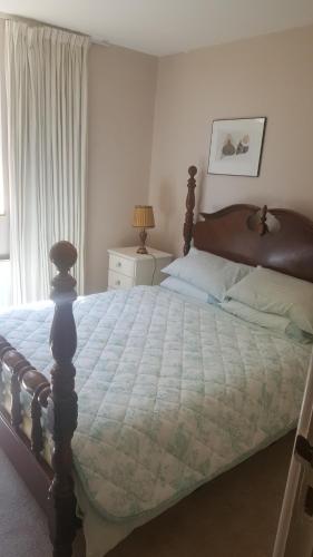 מיטה או מיטות בחדר ב-38 Cambanks 2 double bedroom apartment