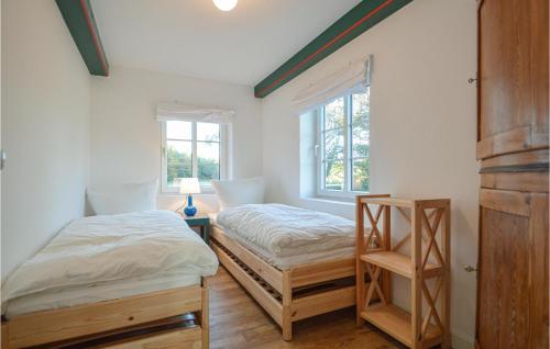 Postel nebo postele na pokoji v ubytování Cozy Home In Rm With House A Panoramic View