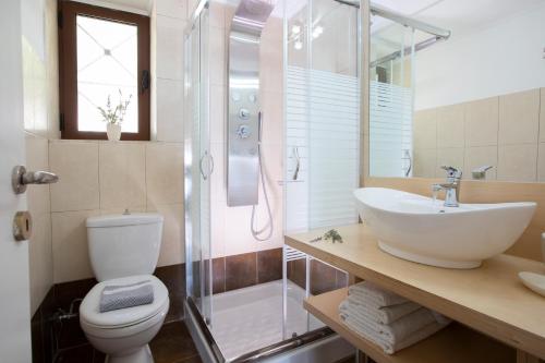 Ванна кімната в Ionian View Villas