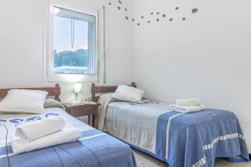 Foto dalla galleria di Apartaments Falcó a Llança