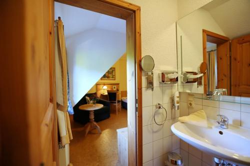 Ein Badezimmer in der Unterkunft Landhotel Villa Moritz garni