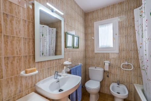 A bathroom at White Sands 3.08