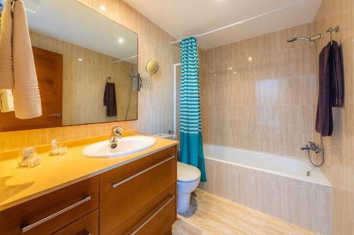 A bathroom at Syrenah