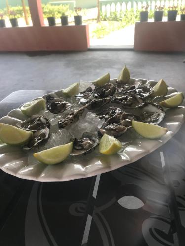 Makanan di atau berdekatan hotel