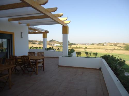 Balkoni atau teres di Herdade dos Montes Bastos