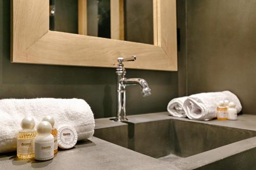 Luxurious & Design Flat 2BR/8P- Boulevard Saint Germain