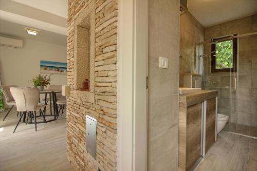 Fotografie z fotogalerie ubytování Beautiful villa Irma with private pool near Rovinj v destinaci Golaš