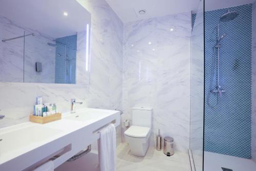 Koupelna v ubytování Hotel Seasun Aniram