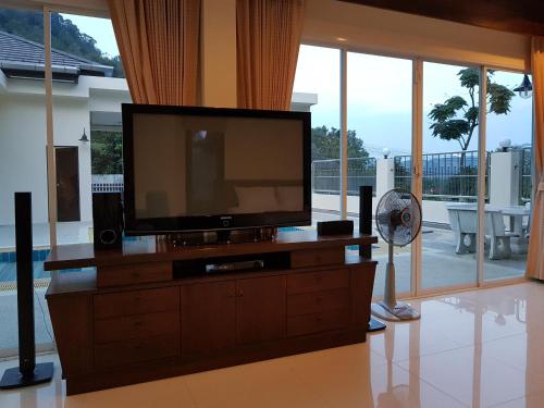 Μια τηλεόραση ή/και κέντρο ψυχαγωγίας στο ViewPoint Villa