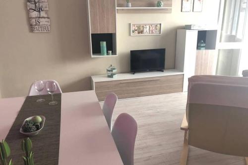 CITY CENTER BIG APARTMENT-FAMILY & FRIENDS-5 Beds