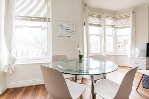 Cosy Apartment by Roath Park and Lake!, Cardiff, Marea Britanie