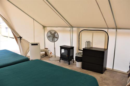 Katil atau katil-katil dalam bilik di Grand Canyon Western Ranch