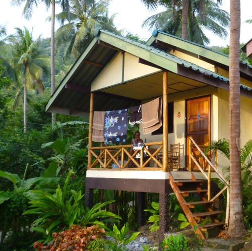 a small house in the middle of a forest at Janina resort Koh chang in Ko Chang