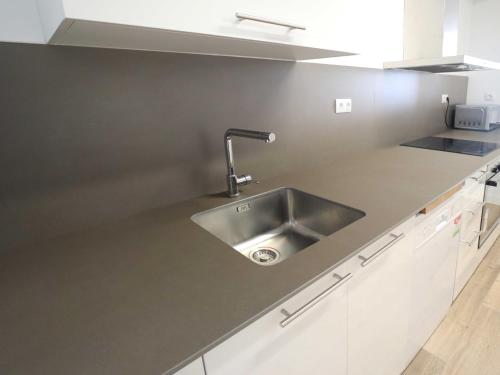 Kuchyňa alebo kuchynka v ubytovaní Nou xaica apartamento per 6 personas con vista a mar Ref D23002