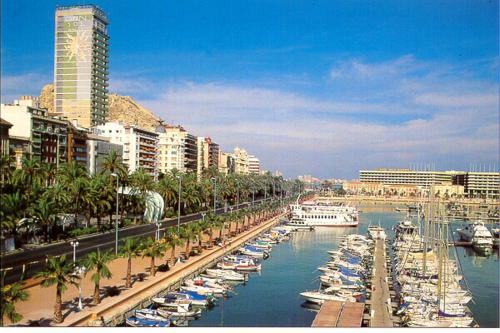 Luxury Studio in the center, city & sea views, Alicante ...