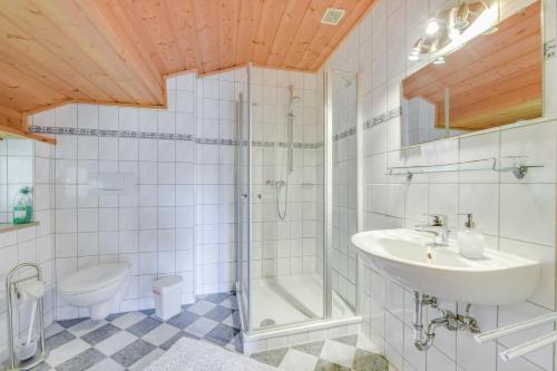 Ένα μπάνιο στο Jaudenhof - Apartment Seekaralm