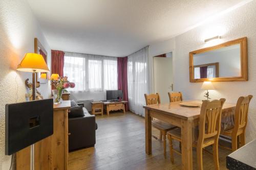 Apartment Mummery 1 - Central Chamonix Walk to Piste