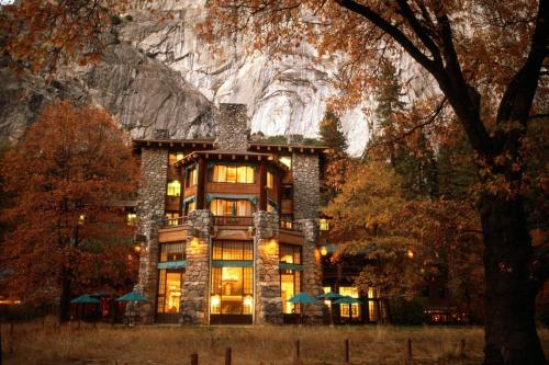 Hotel The Ahwahnee (USA Yosemite Village) - Booking.com