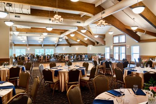Restoran atau tempat lain untuk makan di The Cove of Lake Geneva