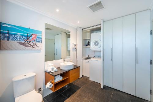 Imagen de la galería de A 406 FANTASTIC OCEAN BEACH and MARINA VIEW APT - MANDURAH, en Mandurah