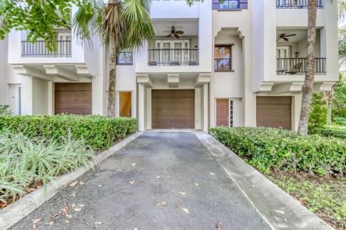 Pacifico Townhouse 102 – Photos 3