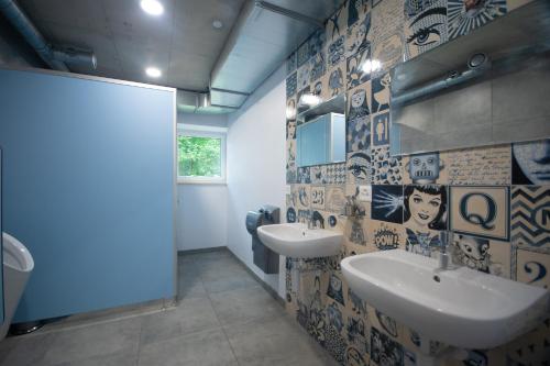 Ein Badezimmer in der Unterkunft La Ferme des Arêtes