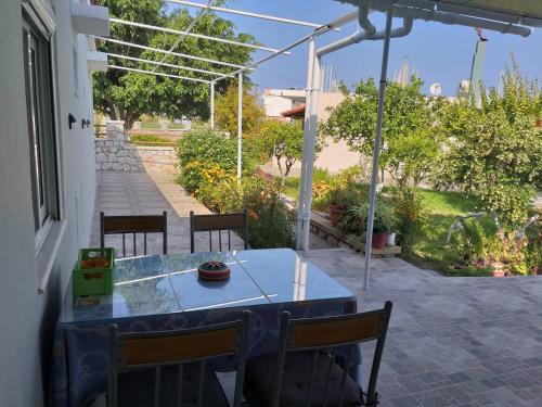 Gallery image of Anastasia's holiday house with garden in Ialyssos