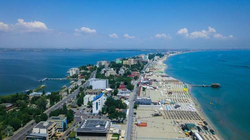 Gallery image of Solid Residence in Mamaia