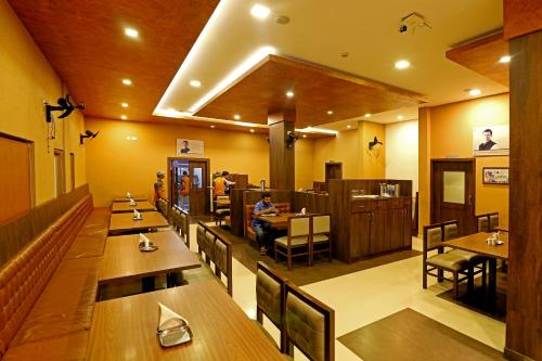 Un restaurante o sitio para comer en Hotel Wilton