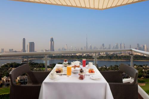 Ресторан / где поесть в Pullman Dubai Creek City Centre
