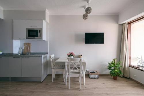 Μια τηλεόραση ή/και κέντρο ψυχαγωγίας στο BINIS Apartment