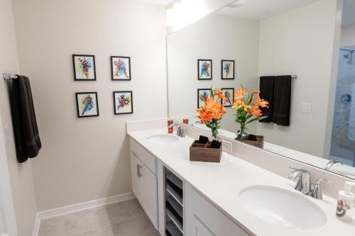 H - New 2 Bedroom Condo - 5 Miles to Disney - Free Water Park photo 89