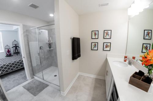 H - New 2 Bedroom Condo - 5 Miles to Disney - Free Water Park photo 90