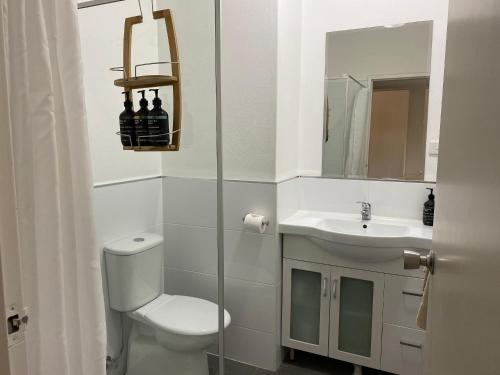 Jindy Inn tesisinde bir banyo