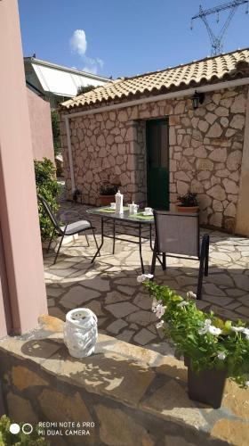 Patio nebo venkovní prostory v ubytování Sofias cottage Razata Argostoli