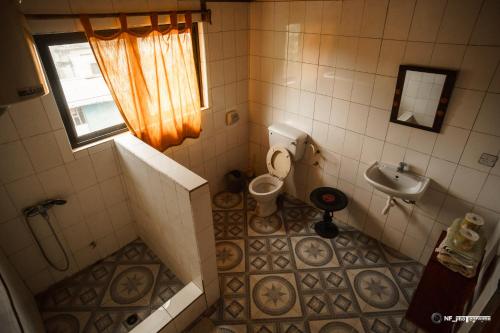 Kupatilo u objektu Busua Inn
