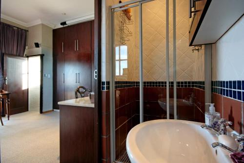Bilik mandi di A Smart Stay Apartments