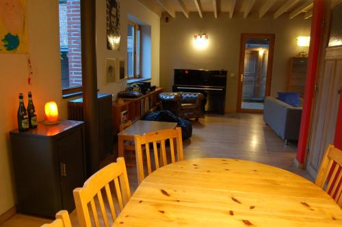Vakantiehuis Lazy house 6 tot 8 personenにあるテレビまたはエンターテインメントセンター
