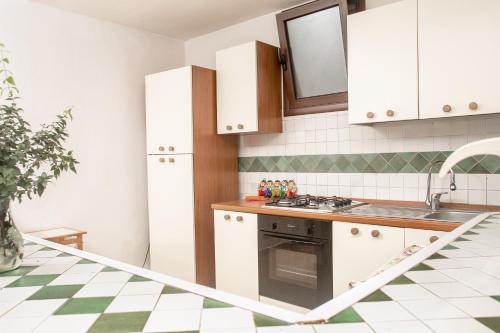 Dapur atau dapur kecil di Relax tra terra e mare