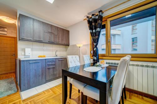 Køkken eller tekøkken på Apartment Dara