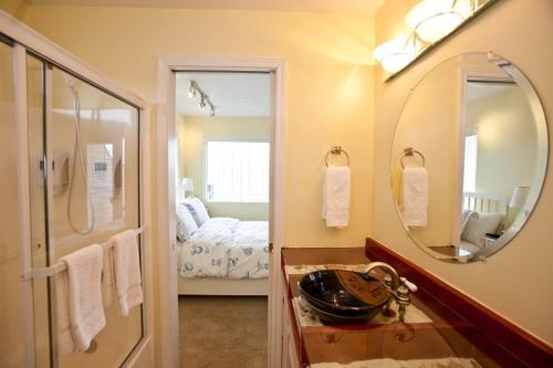 Vonios kambarys apgyvendinimo įstaigoje Driftwood Inn