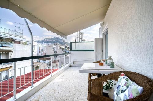 The Cactus Apartment with Large Sunny Balcony