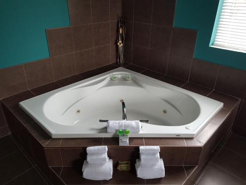 LES Hotel & Suites – Photos 2