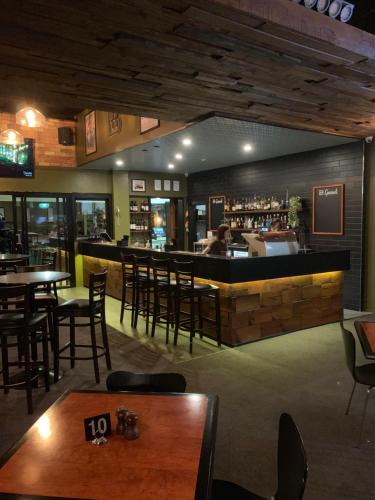 The lounge or bar area at Biloela Hotel